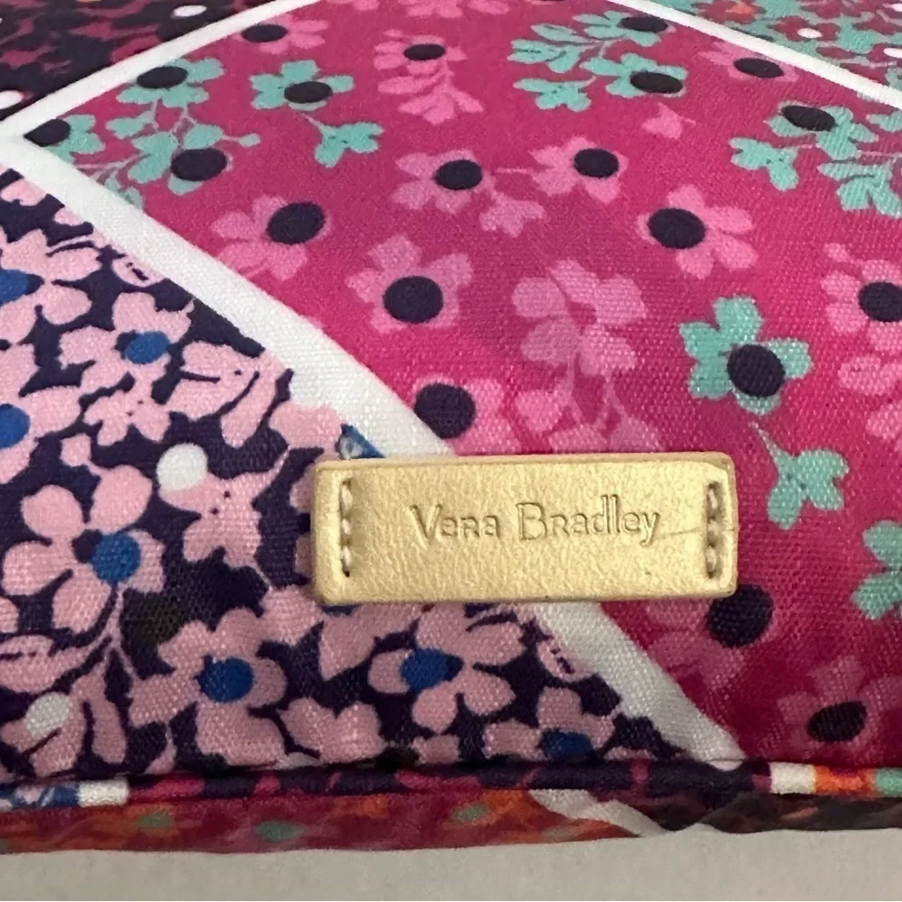 VERA BRADLEY modern melody medium zippered Bag gold key Ring NWOT